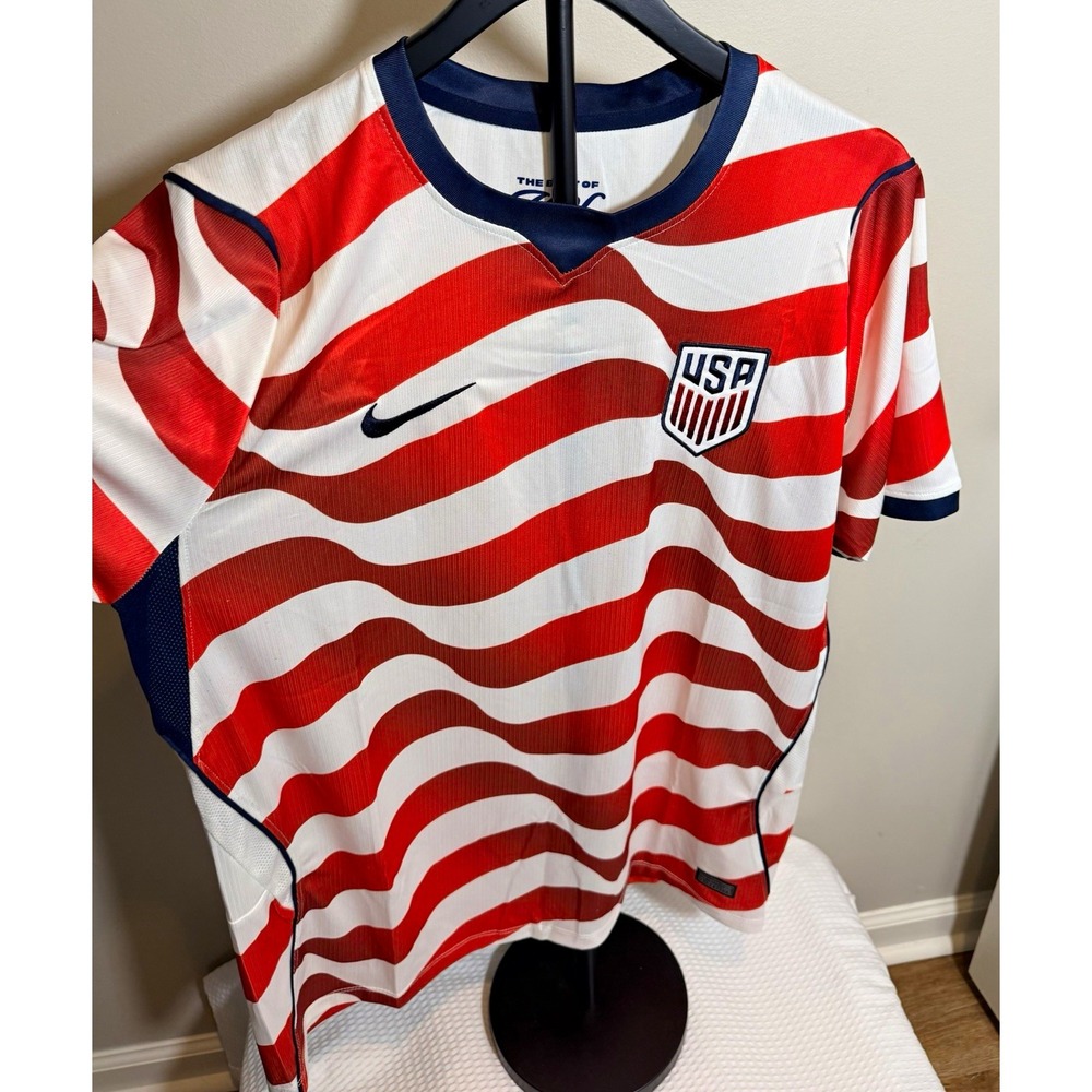 Nike Dri-FIT USA Mens XL Red White Blue Striped V-Neck Soccer Jersey CD4230-496